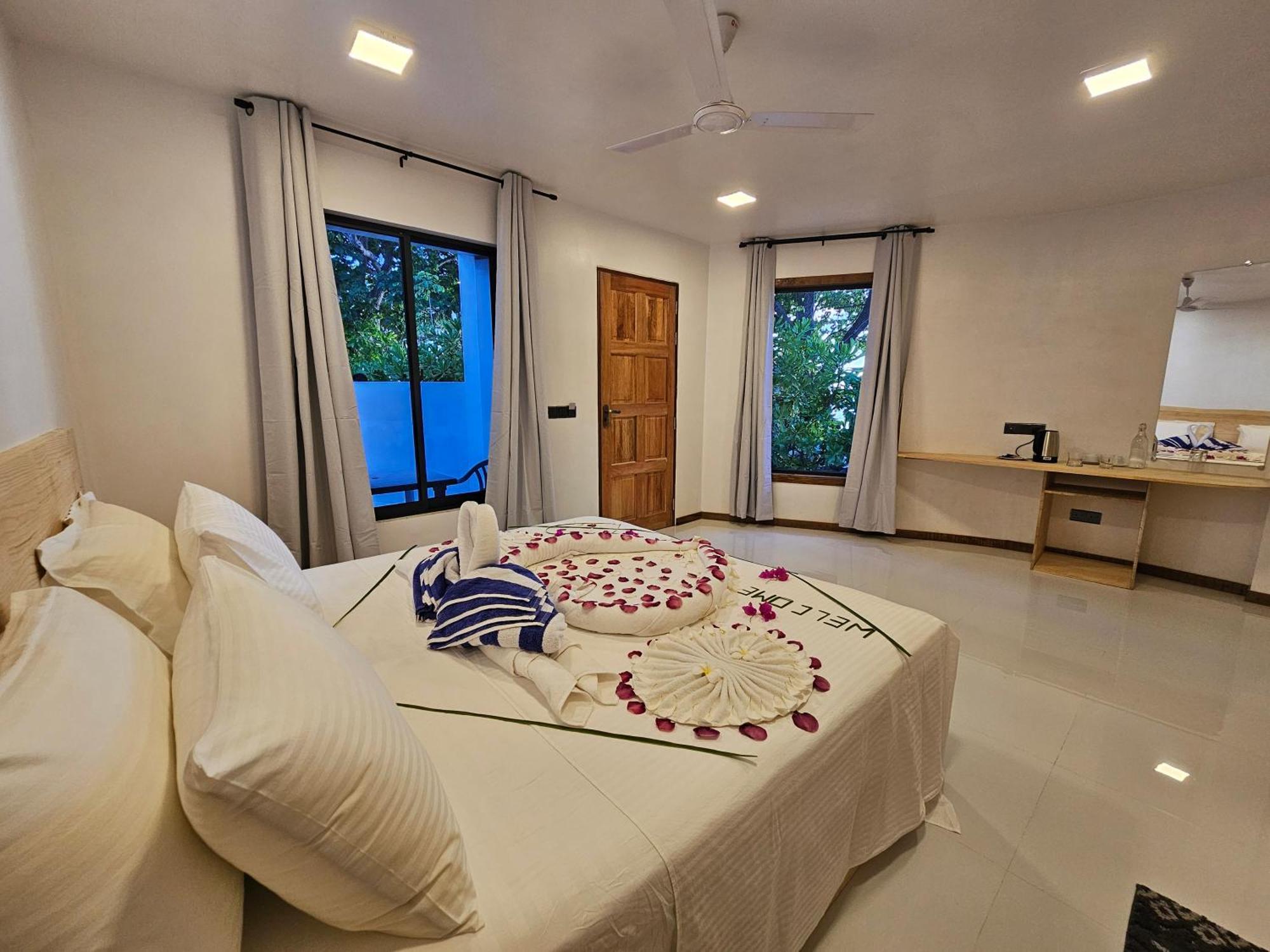 Sunset Beach View Dhangethi Екстериор снимка